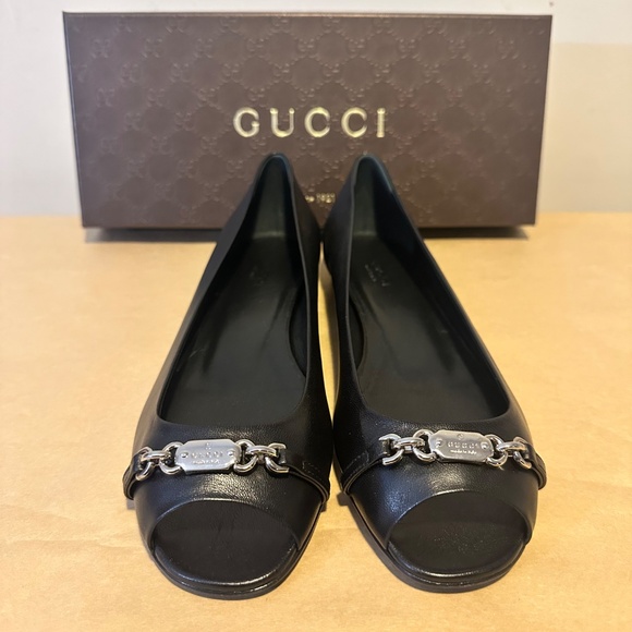 Gucci Salandia Peep Toe Flat ( size 8) - Picture 2 of 12